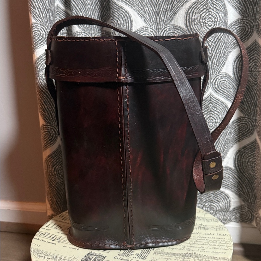 Vintage Tooled Leather Double Wine Bottle Carrying Case - Picture 6 of 16